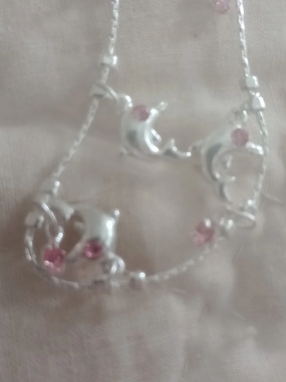 🌷$2 Bundled NWT WEI Gorgeous Silver Dolphin Necklace with Pink Stones - Picture 9 of 9